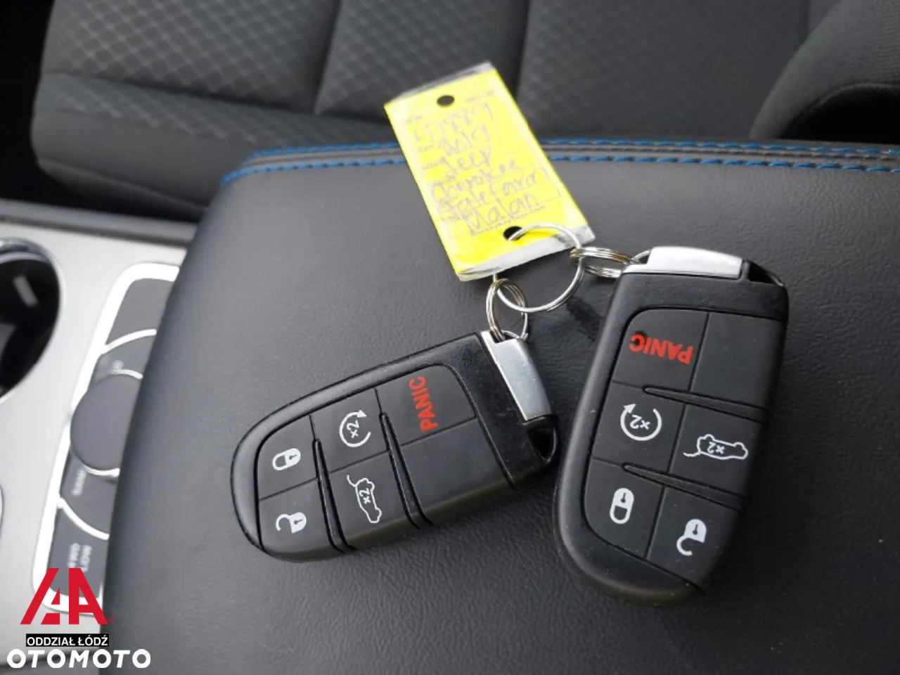 Jeep Grand Cherokee - 13