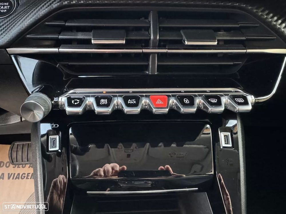 Peugeot e-2008 50 kWh Allure - 41