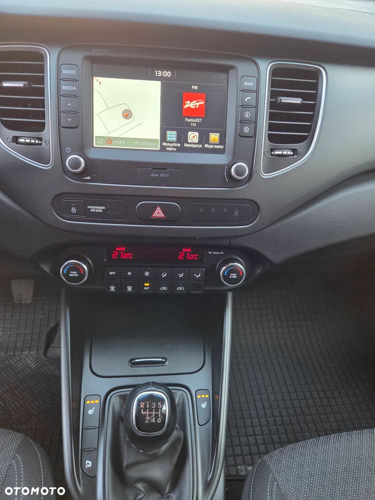 Kia Carens - 12