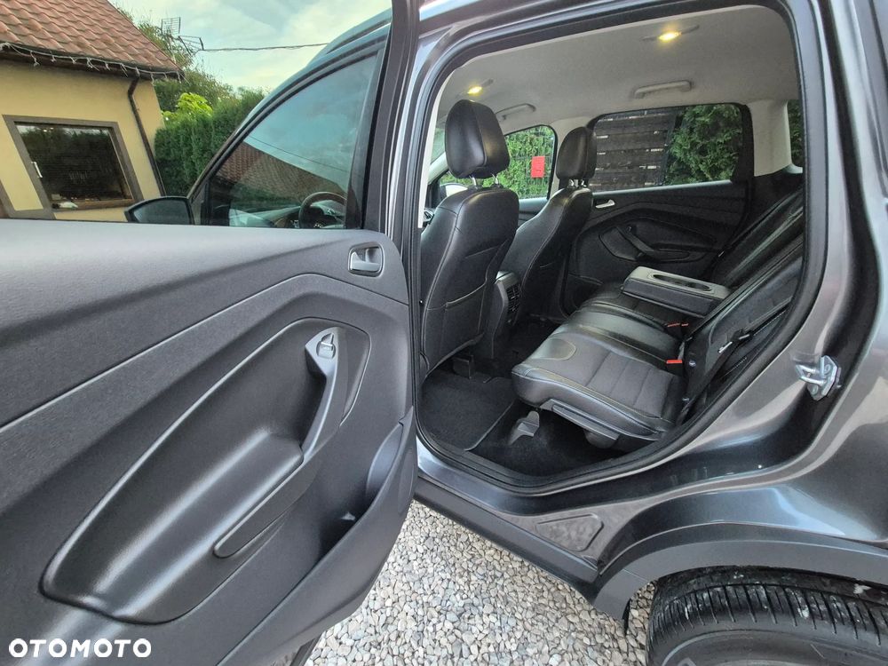 Ford Kuga 2.0 TDCi 2x4 Titanium - 32