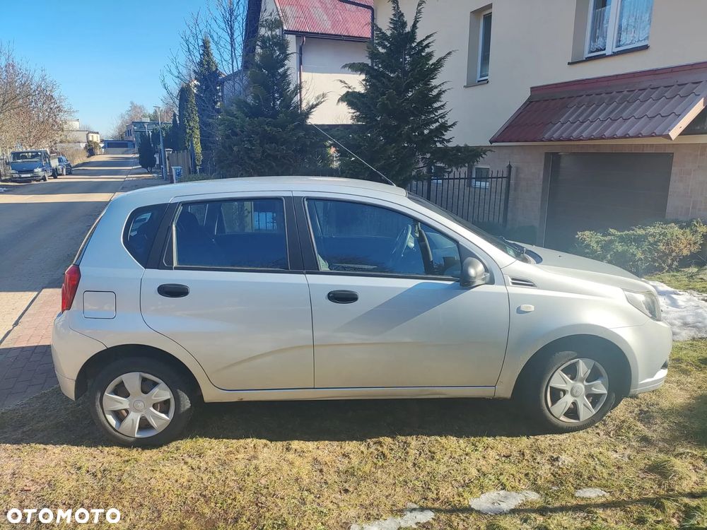 Chevrolet Aveo 1.2 16V Base / Classic - 4