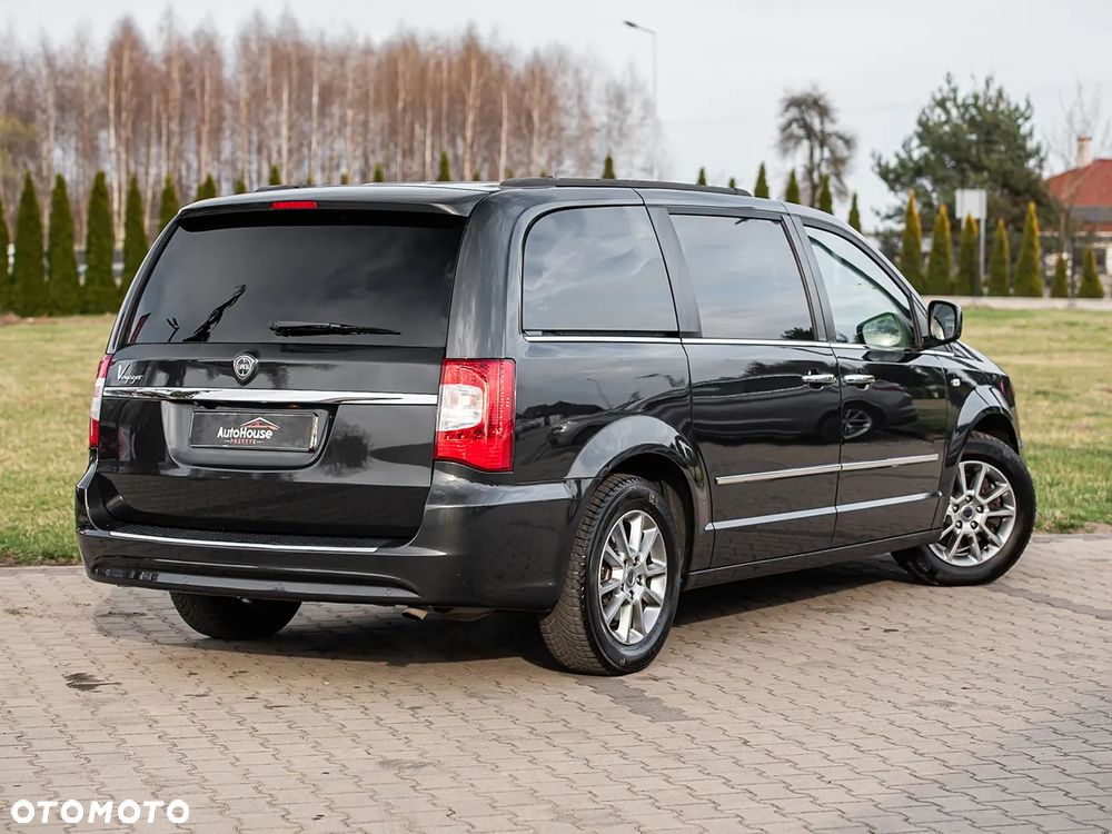 Lancia Voyager 3.6 Platinum - 11