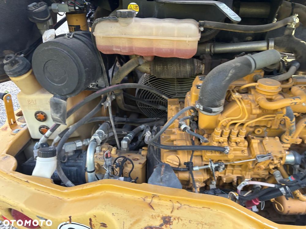 Caterpillar 907H2 rekin 4x4 łyzka dzielona z niemiec - 2