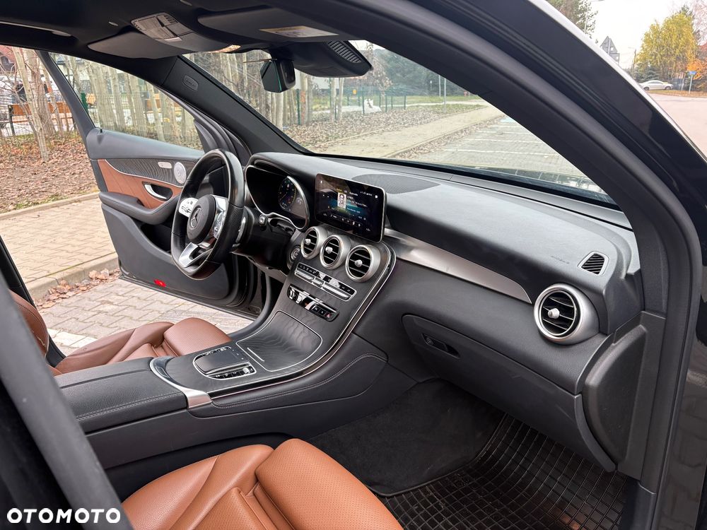 Mercedes-Benz GLC - 22