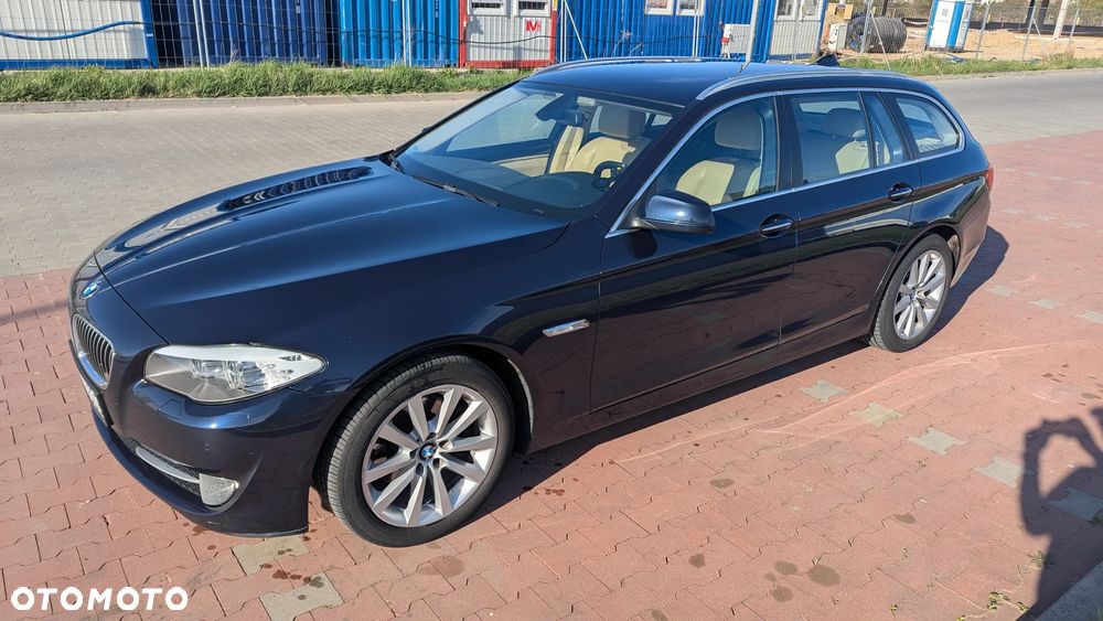 BMW Seria 5 520d Sport-Aut - 2