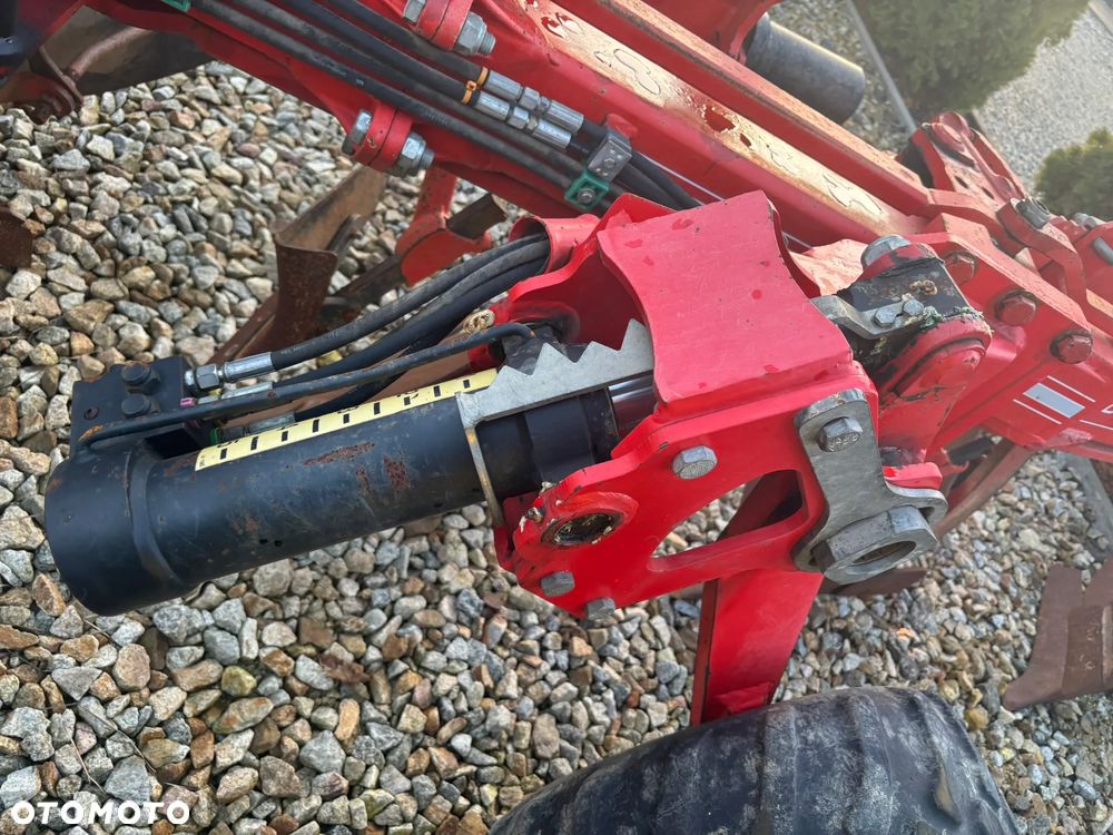 Gregoire Besson RWY 6 - 16