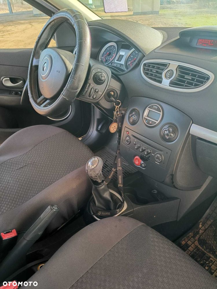 Renault Clio - 6