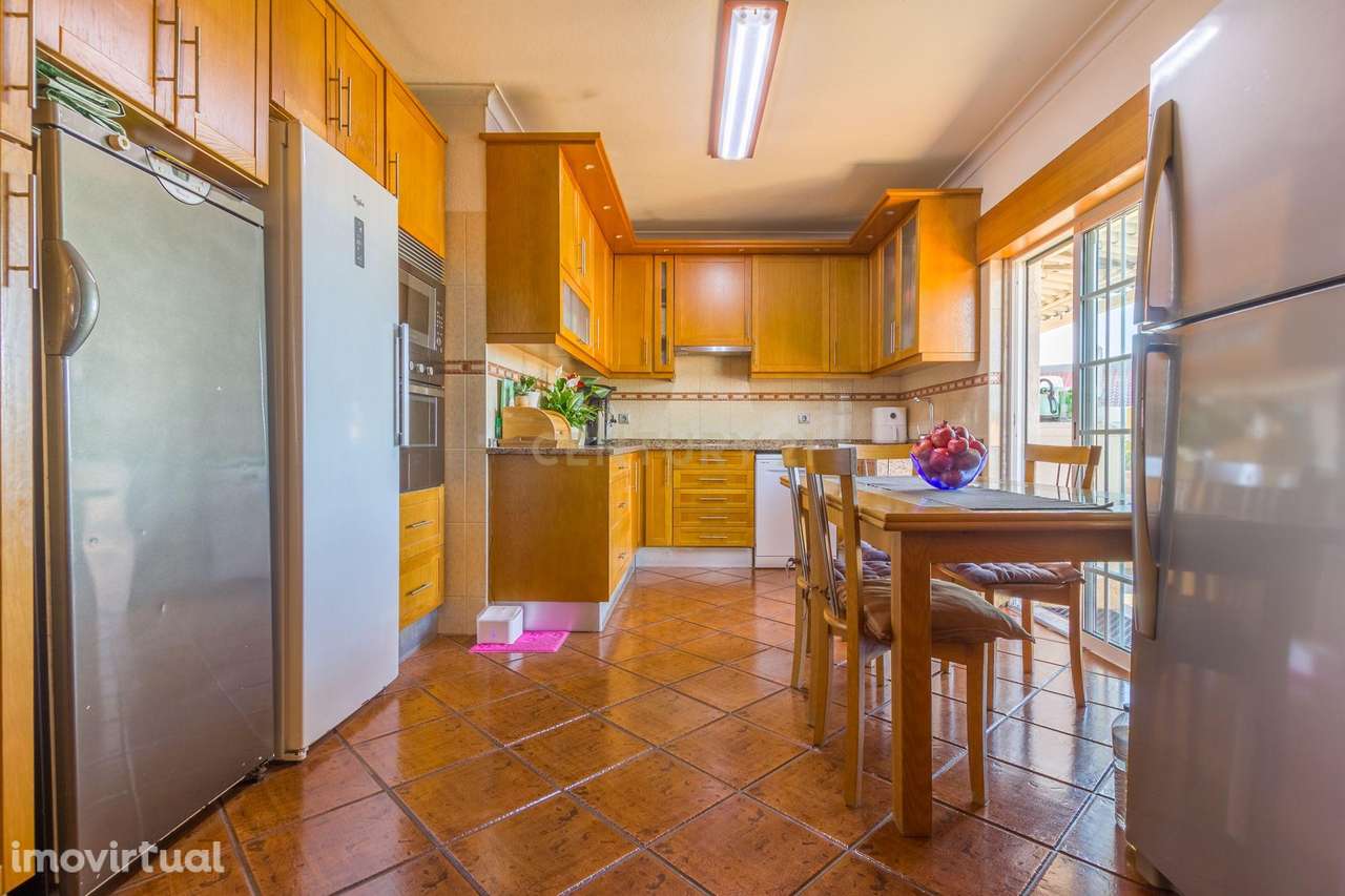 Quinta do Conde/ Courelas da Brava - Moradia isolada, legalizada, inse - Grande imagem: 2/25