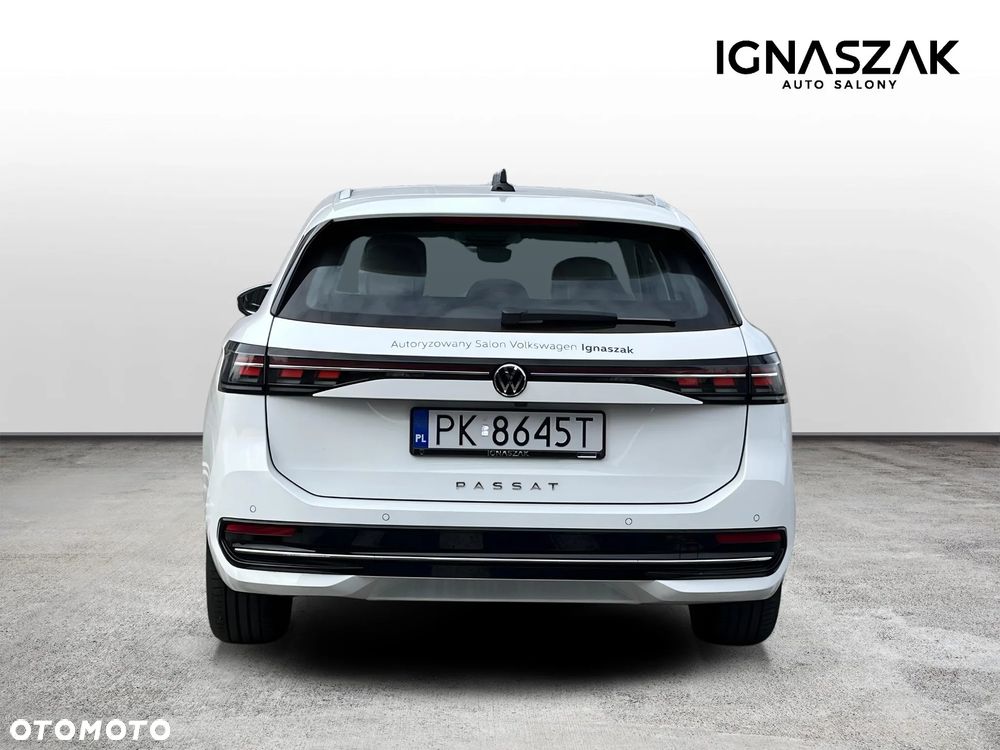 Volkswagen Passat - 4