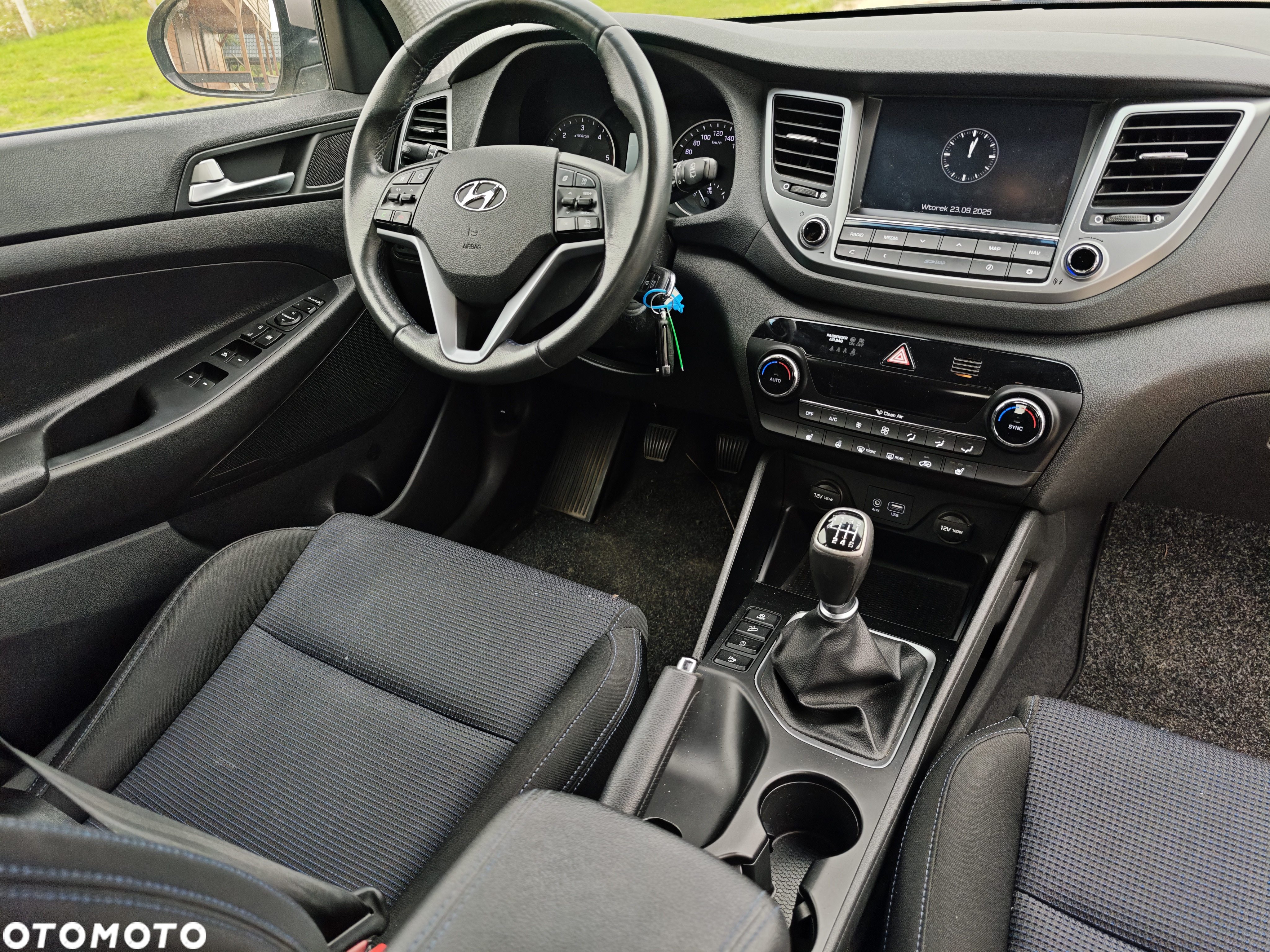 Hyundai Tucson blue 1.7 CRDi 2WD Style - 20