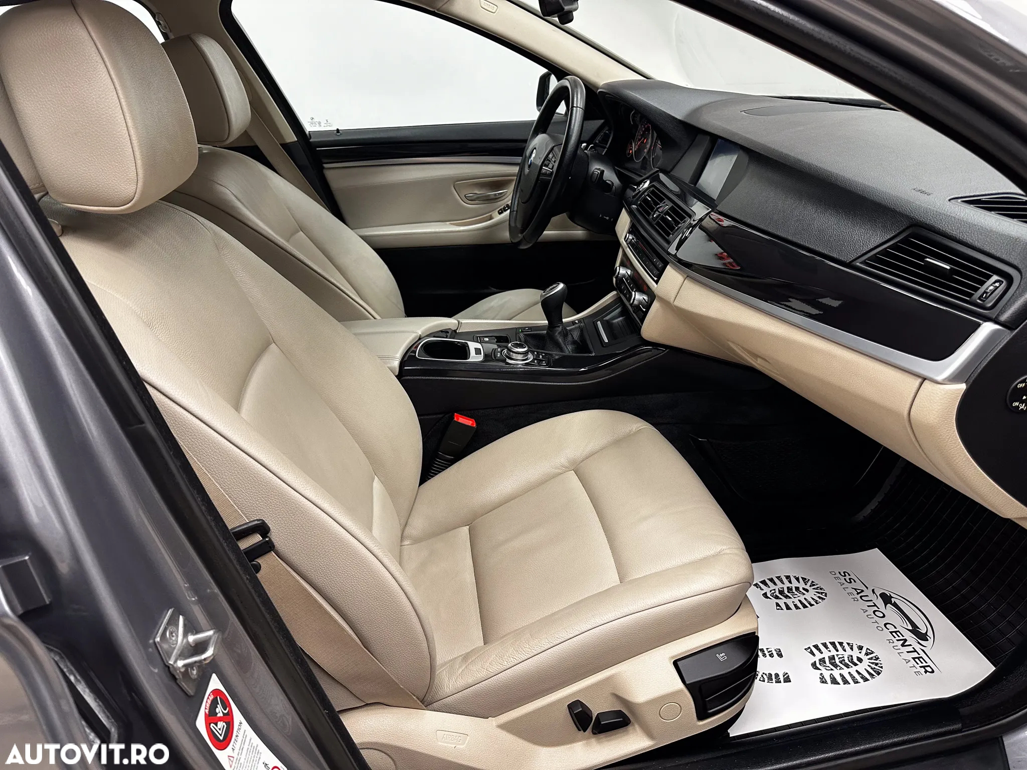 BMW Seria 5 520d Touring - 12