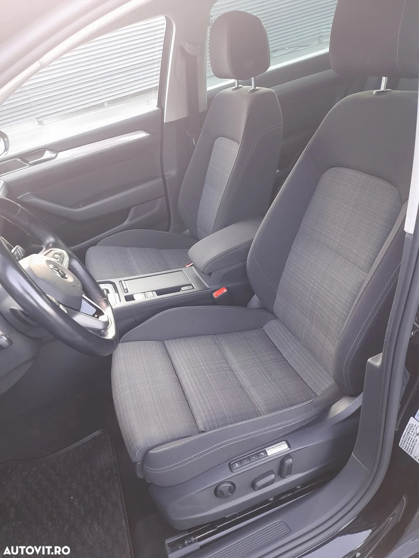 Volkswagen Passat Variant 2.0 TDI DSG Highline - 38