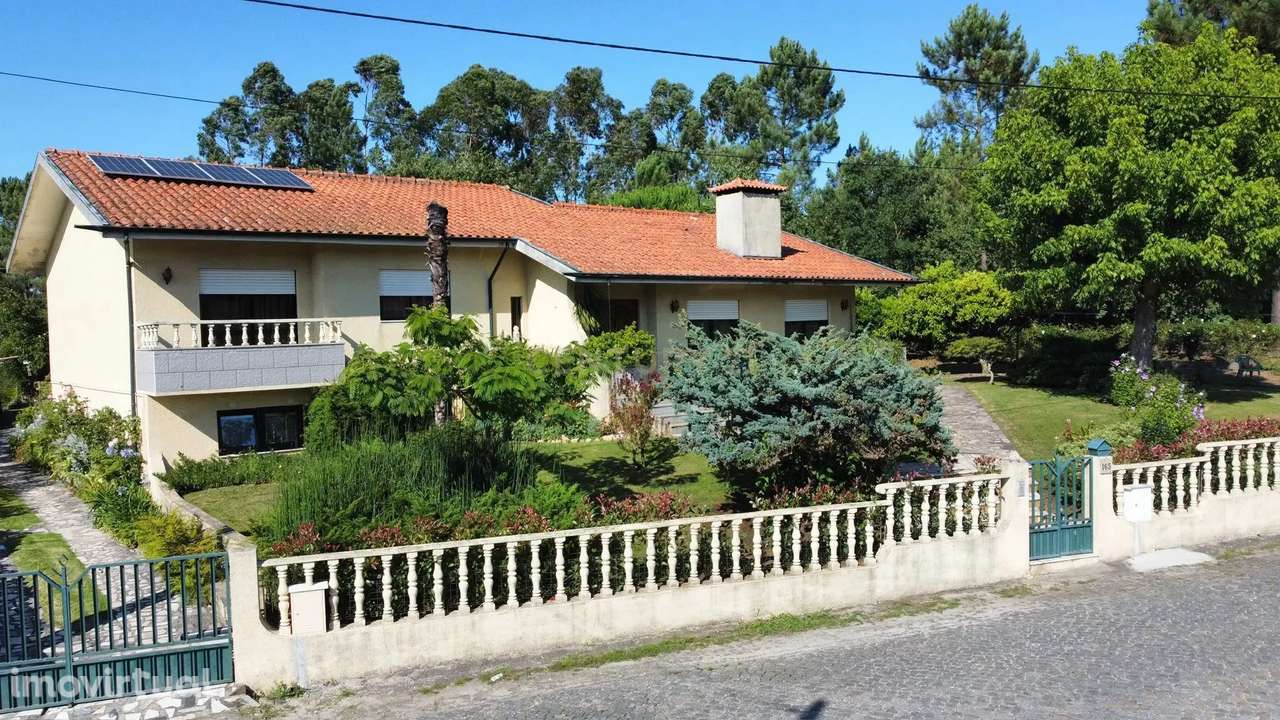 Moradia em Santo Tirso,  com cinco quartos, ainda com projeto para cas - Grande imagem: 3/60