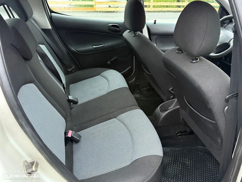 Peugeot 206 1.4 XT Aut. - 3
