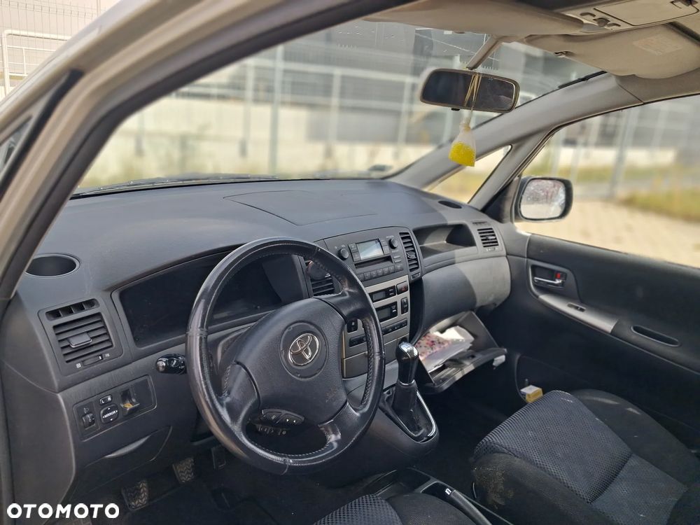 Toyota Corolla Verso 2.0 D-4D Sol - 2