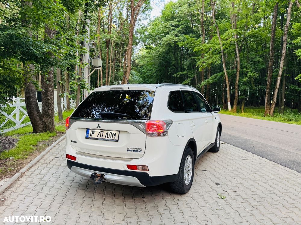 Mitsubishi Outlander - 9