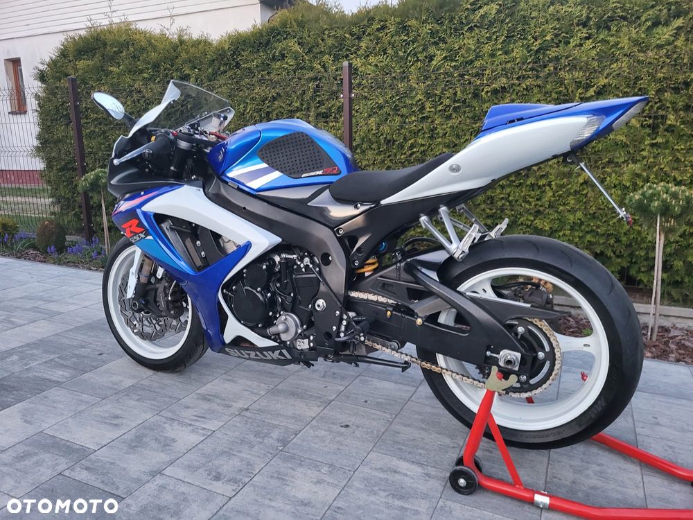 Suzuki GSX-R - 16