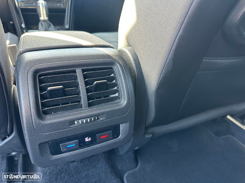 VW Touran 2.0 TDI Highline DSG - 19