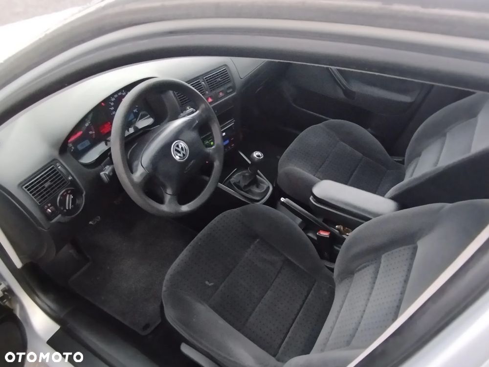 Volkswagen Golf 1.6 Comfortline - 7