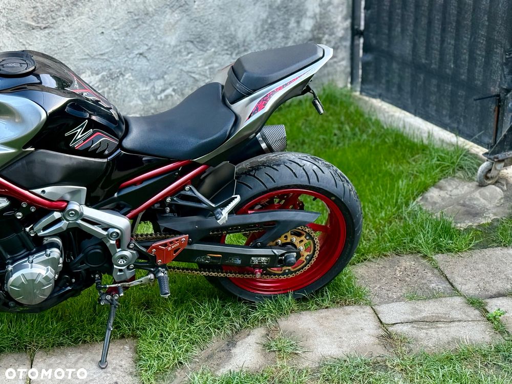 Kawasaki Z 900 - 12