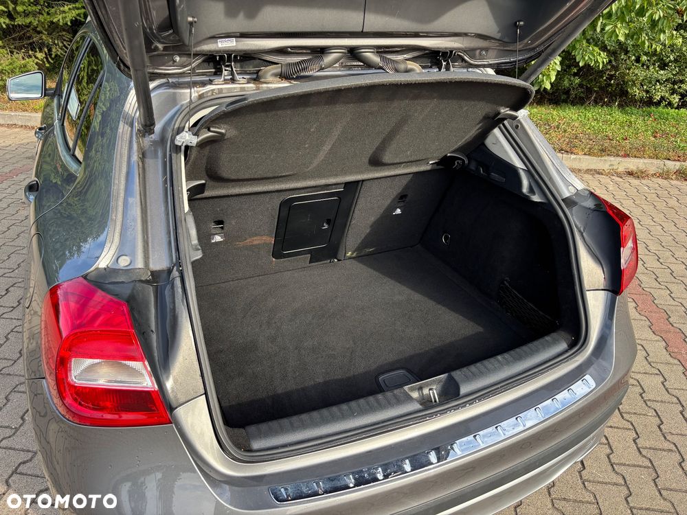 Mercedes-Benz GLA 250 7G-DCT - 12