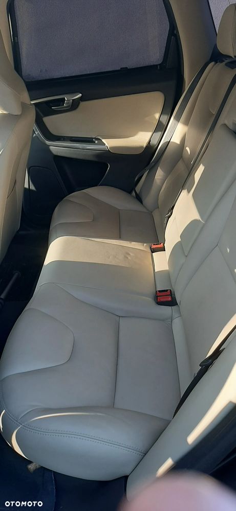 Volvo XC 60 D5 AWD Momentum - 17