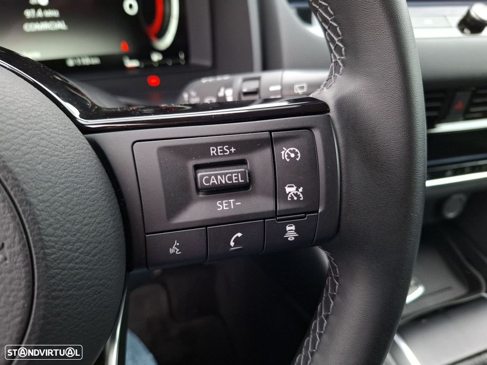 Nissan Qashqai 1.3 DIG-T N-Connecta LED - 16