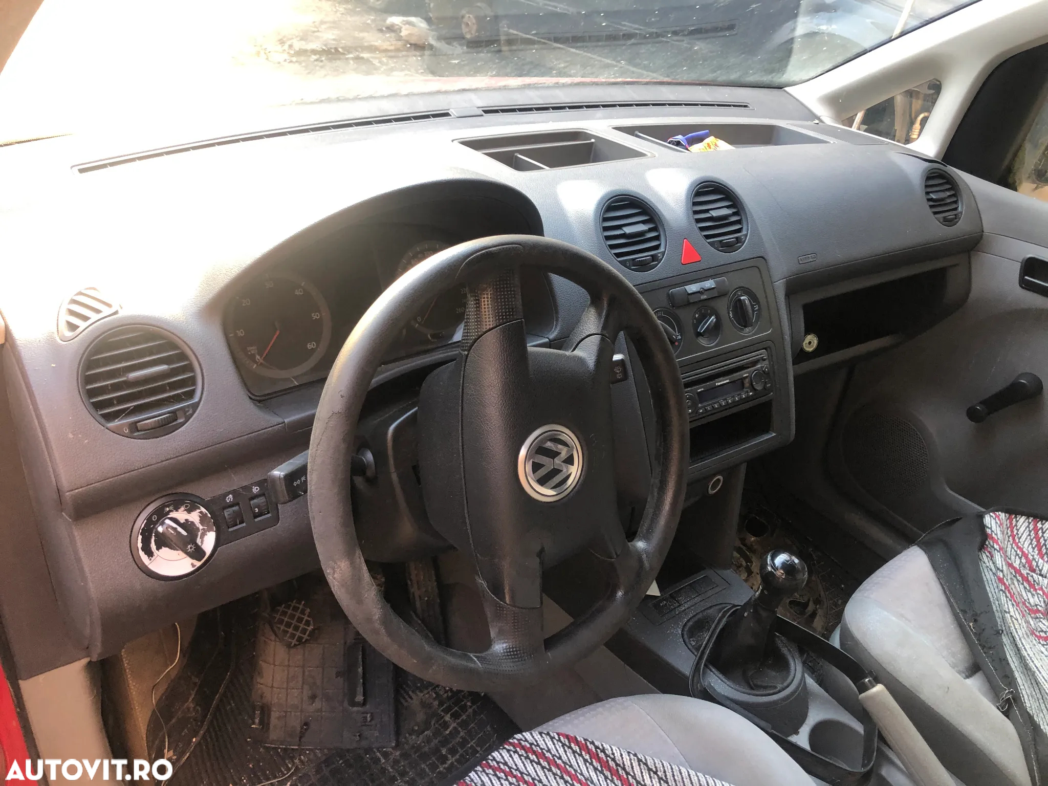 Dezmembrez VW Volkswagen Caddy rosu visiniu 2006 diesel - 10