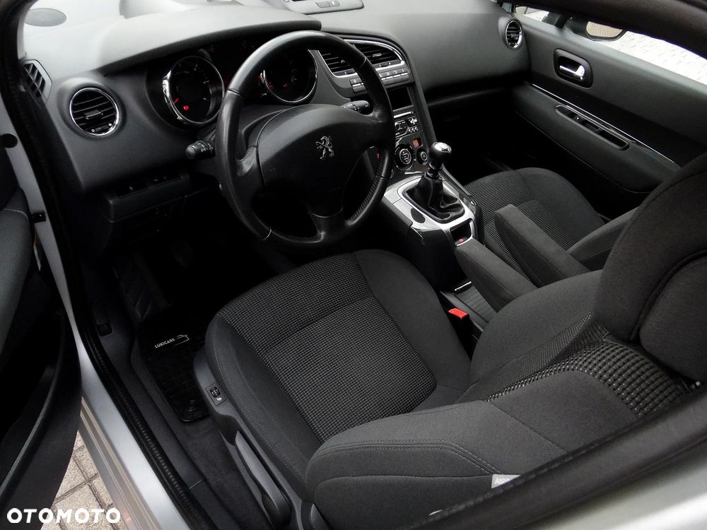 Peugeot 5008 2.0 HDi Family 7os - 24