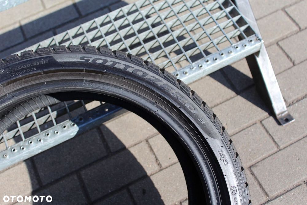 1x 225/40R18 92V XL PIRELLI WINTER SOTTOZERO 3 17r 6,5mm - 4