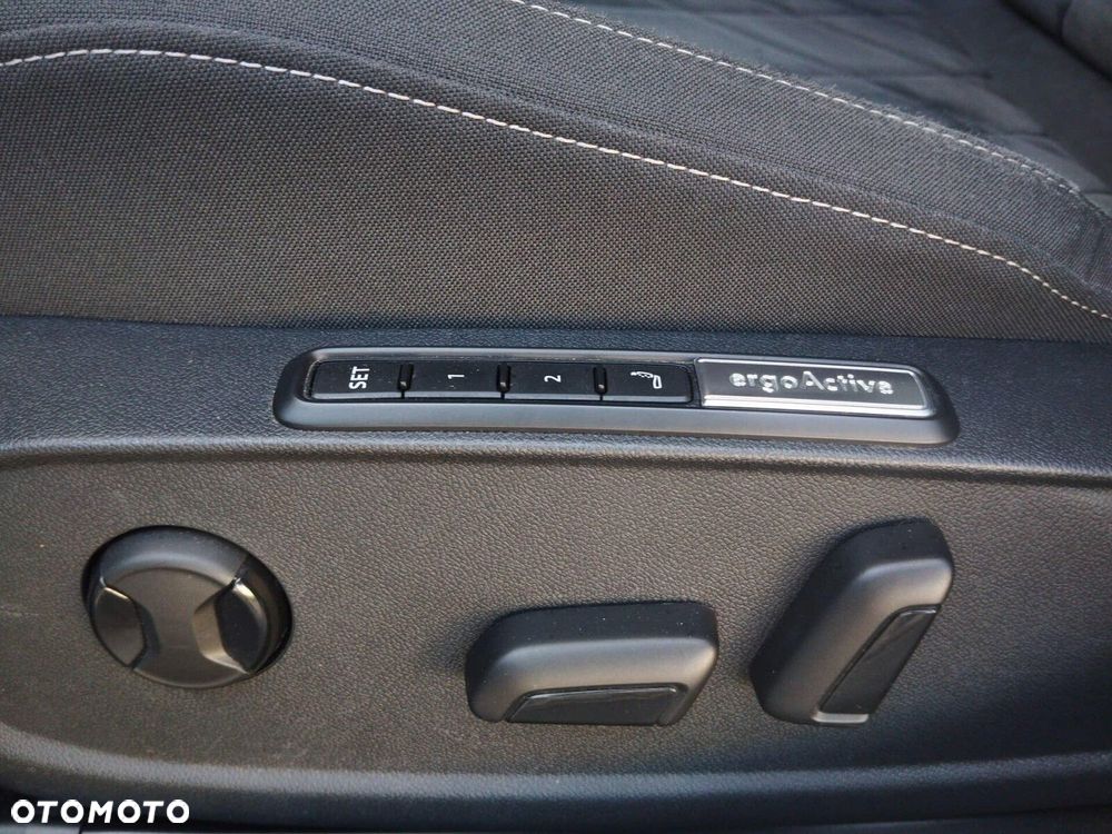 Volkswagen Golf Variant 2.0 TDI Life DSG - 18