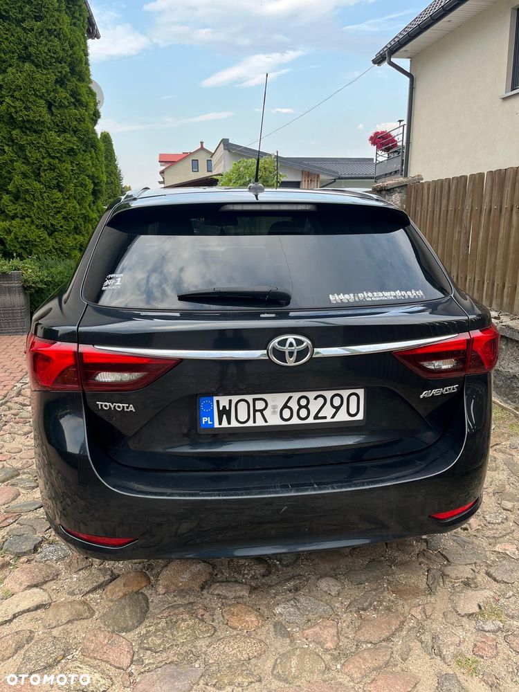 Toyota Avensis 2.0 D-4D Prestige - 2