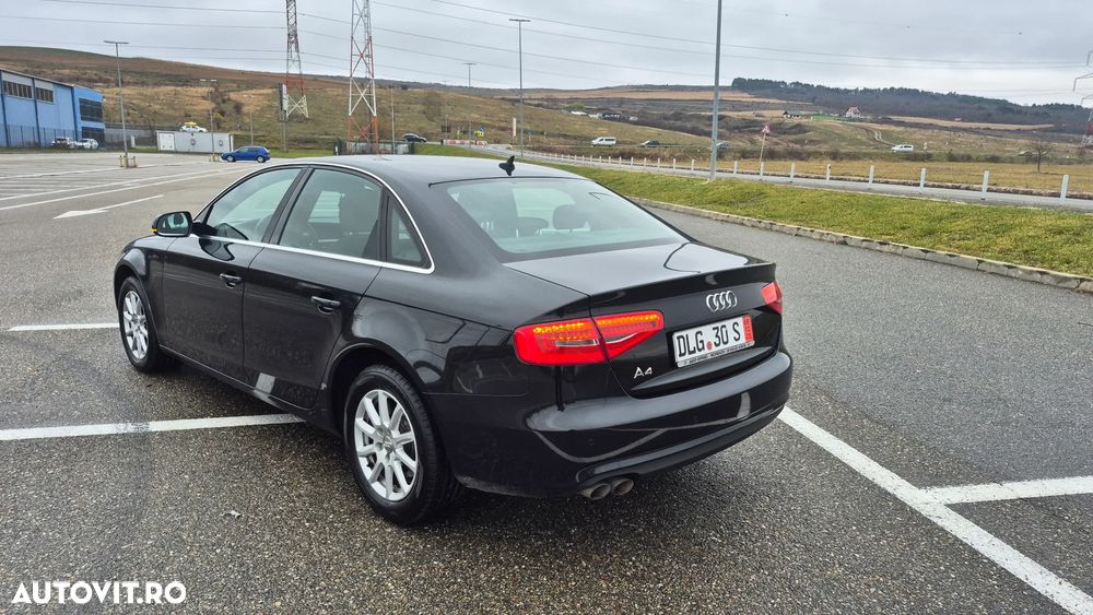 Audi A4 2.0 TDI DPF multitronic Attraction - 18