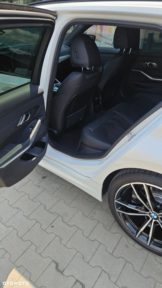 BMW Seria 3 320d xDrive mHEV M Sport - 23