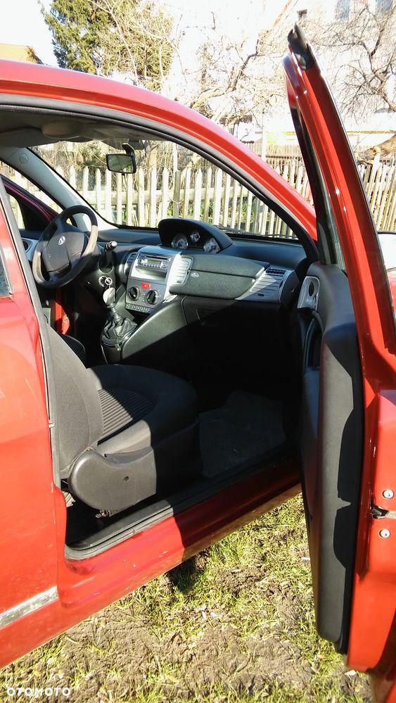 Lancia Ypsilon 1.4 8V Oro (4 os.) - 6
