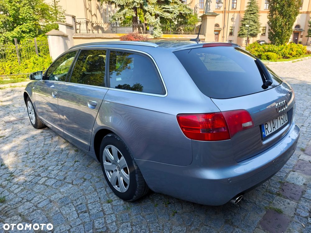 Audi A6 Avant 2.4 - 5