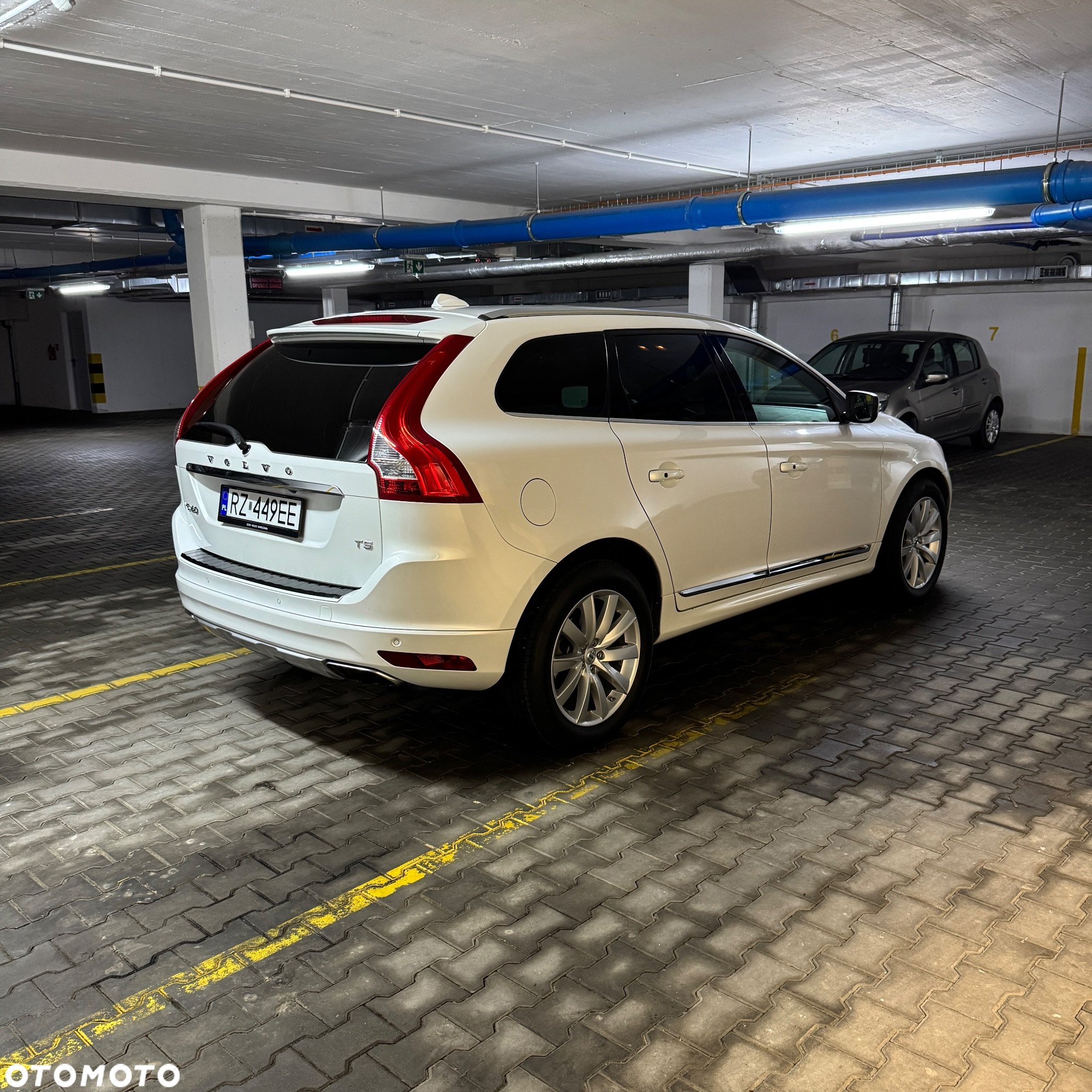 Volvo XC 60 T5 Drive-E Momentum - 5
