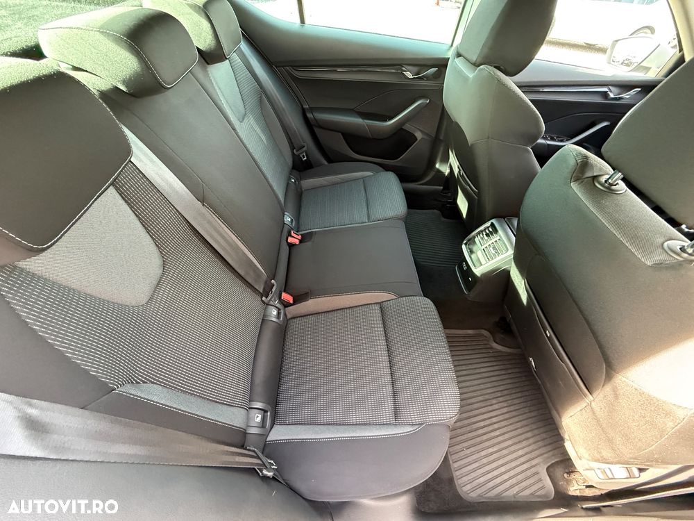 Skoda Octavia 2.0 TDI Ambition - 19