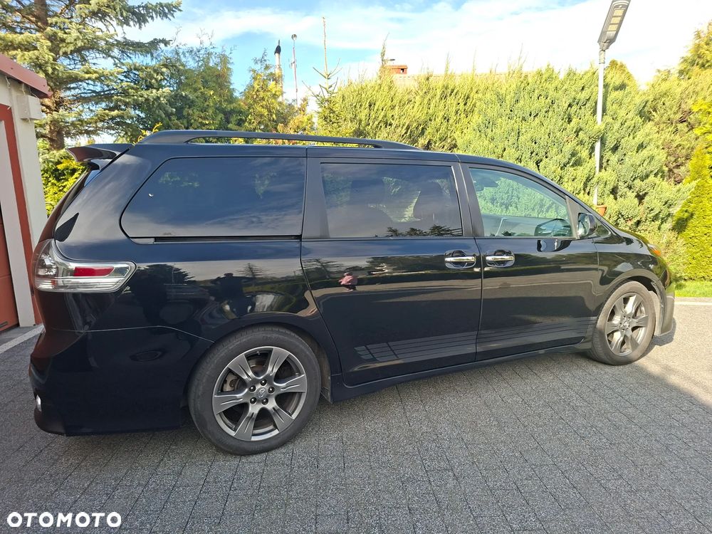 Toyota Sienna 3.5 V6 - 6