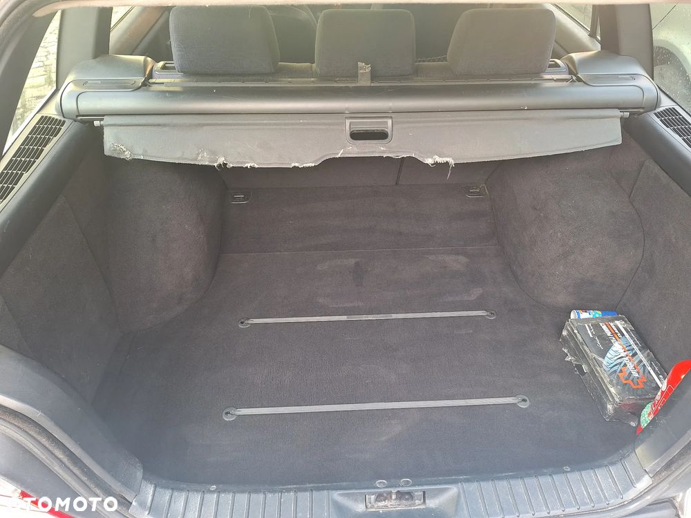 BMW Seria 3 318i - 14