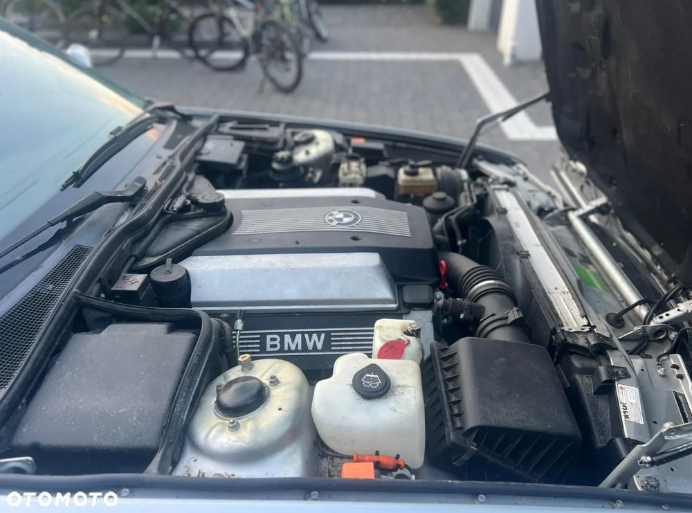 BMW Seria 7 740i V8 - 26