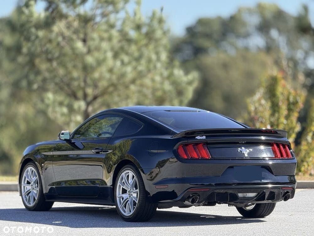 Ford Mustang - 4