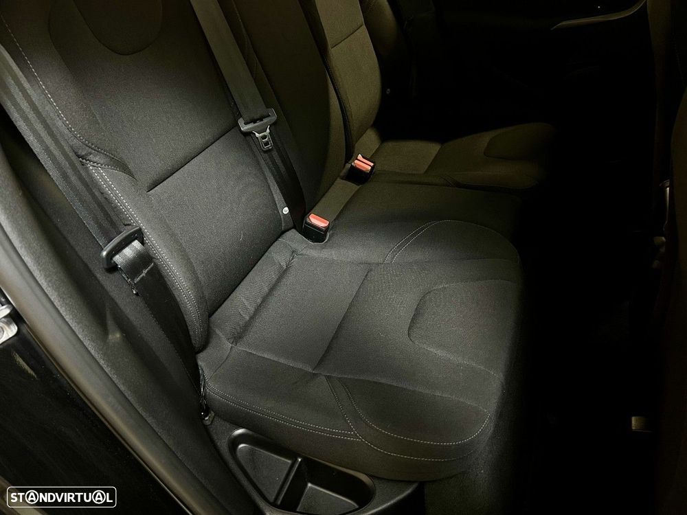 Volvo V40 2.0 D2 Momentum - 35