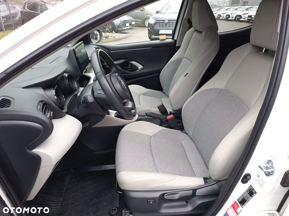 Toyota Yaris 1.5 Executive - 23