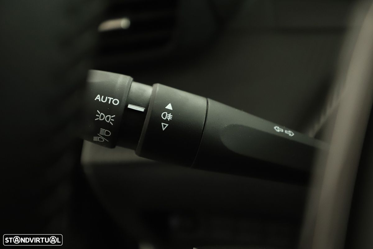 Peugeot 2008 1.2 PureTech Allure - 18
