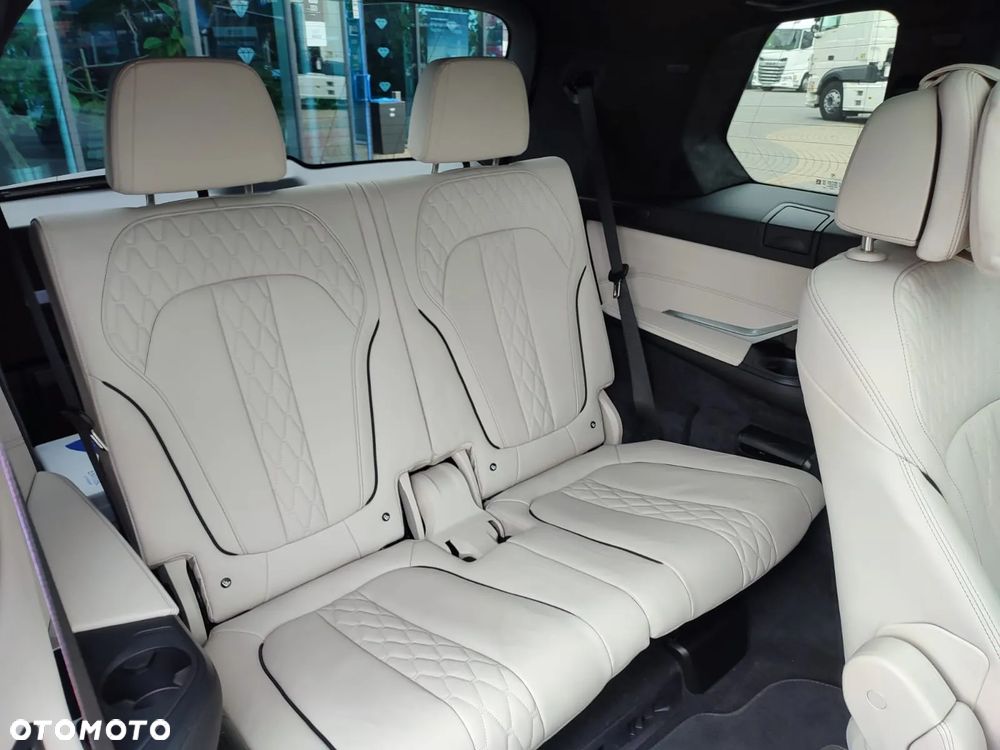BMW X7 - 18