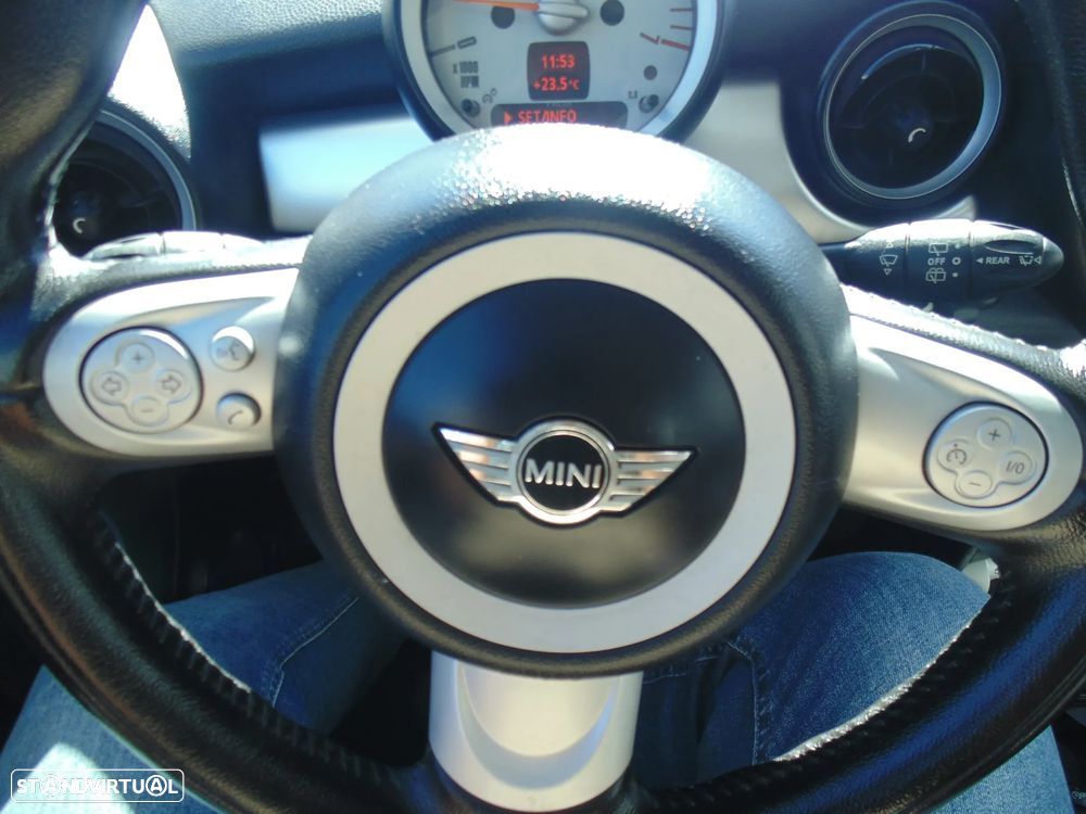 MINI 3 Portas Cooper D - 25