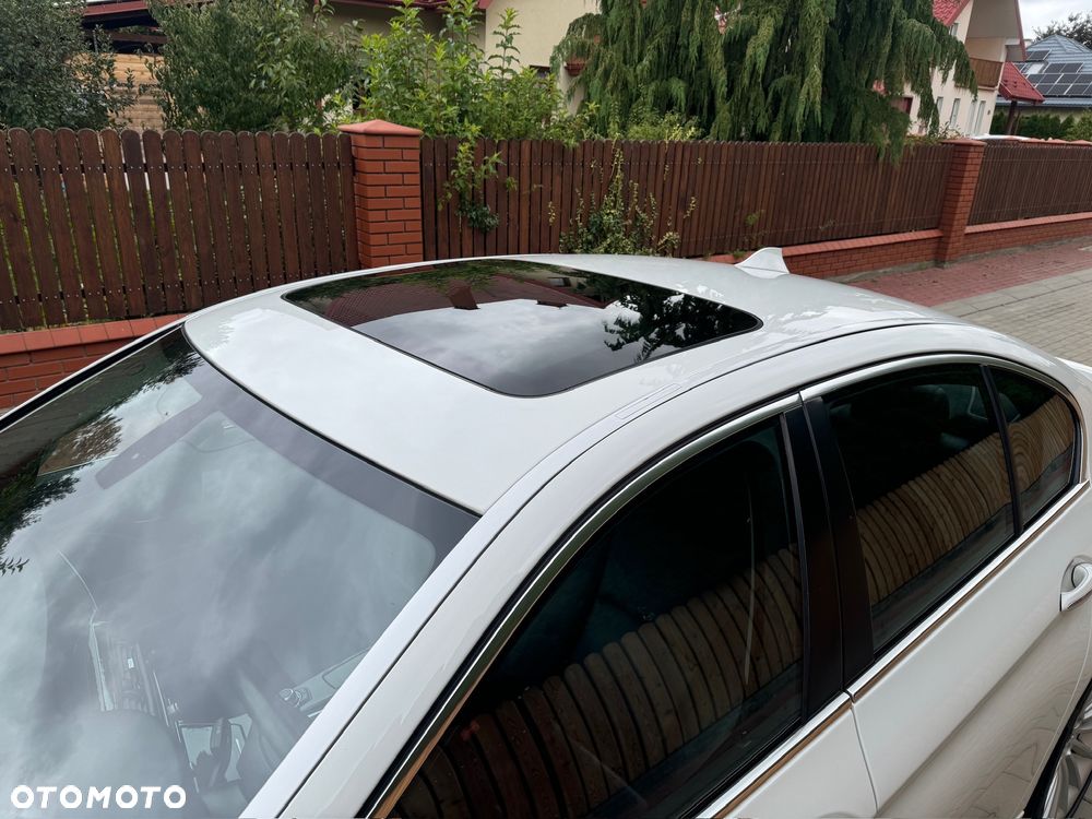 BMW Seria 5 535i xDrive - 17