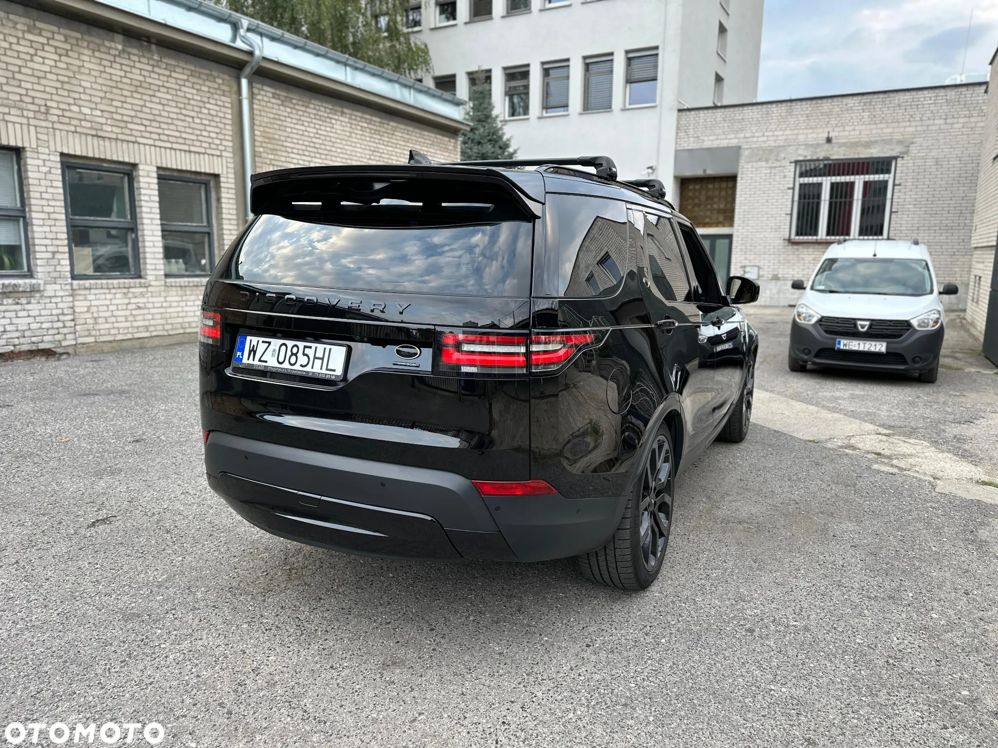 Land Rover Discovery V 3.0 SDV6 HSE Luxury - 4