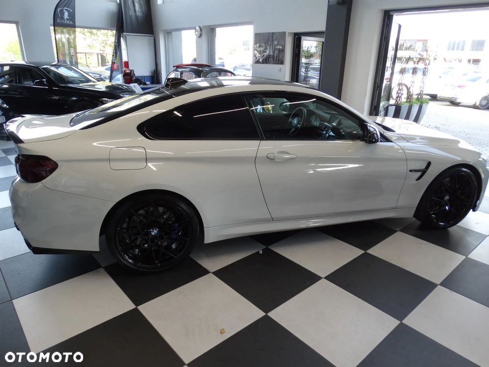 BMW M4 Coupe DKG - 10